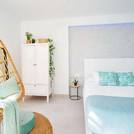 Puro Beach. Charming With Jacuzzi. Torremolinos