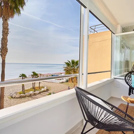 Puro Beach. Charming With Jacuzzi. *