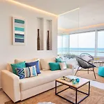 Puro Beach. Charming With Jacuzzi.