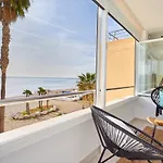 Puro Beach. Charming With Jacuzzi. *