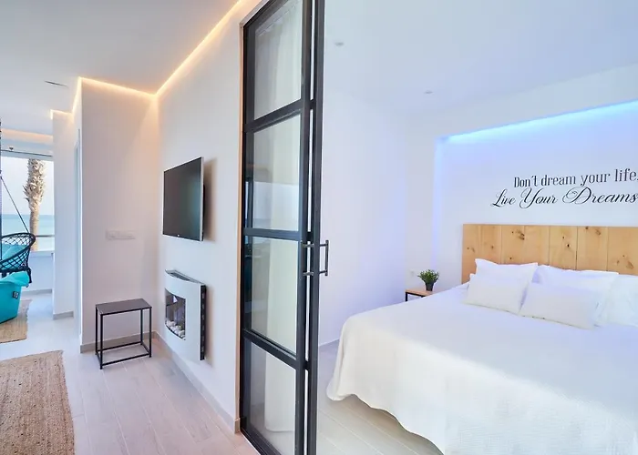 Puro Beach. Charming With Jacuzzi. Torremolinos