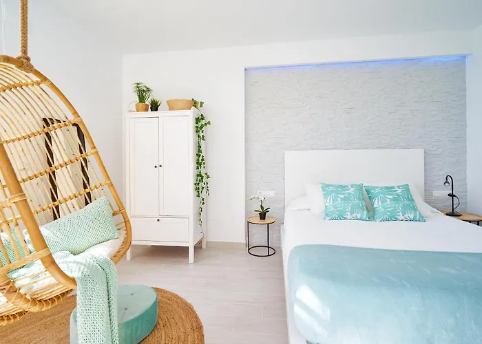 Puro Beach. Charming With Jacuzzi. Torremolinos