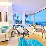 Puro Beach. Charming With Jacuzzi.
