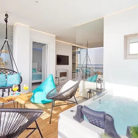 شقة Puro Beach. Charming With Jacuzzi.