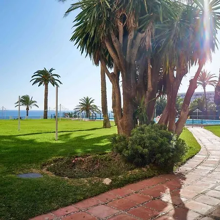 Puro Beach. Charming With Jacuzzi. شقة توريمولينوس