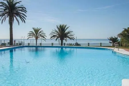 Puro Beach. Charming With Jacuzzi. توريمولينوس