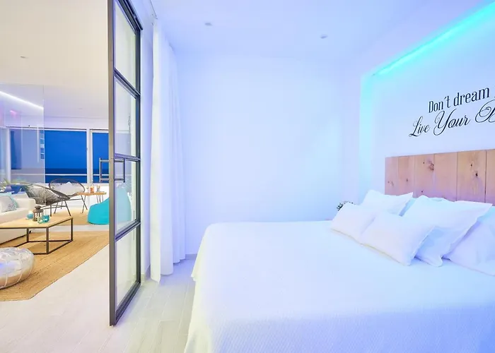 아파트 Puro Beach. Charming With Jacuzzi.