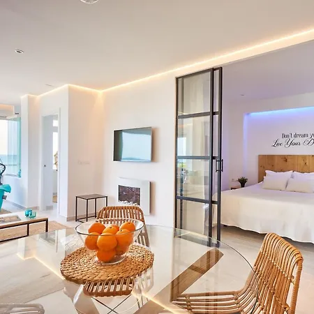 Puro Beach. Charming With Jacuzzi. Διαμέρισμα